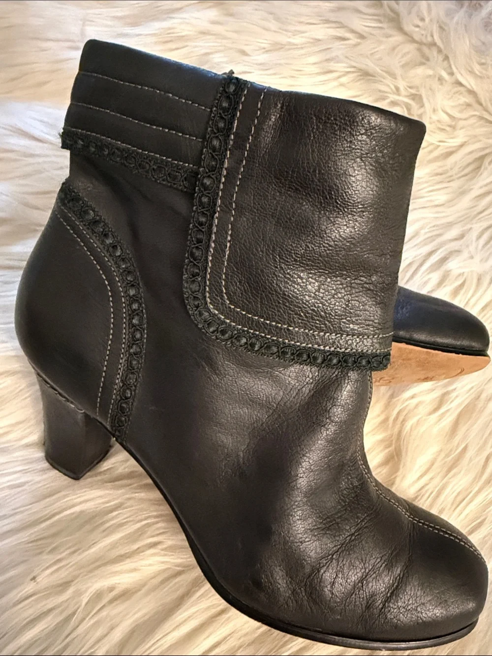 Antia Womens Black Genuine Leather Heeled Ankle Boots